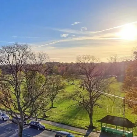 The Nook With Parking