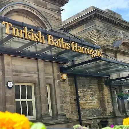 The Nook With Parking Daire