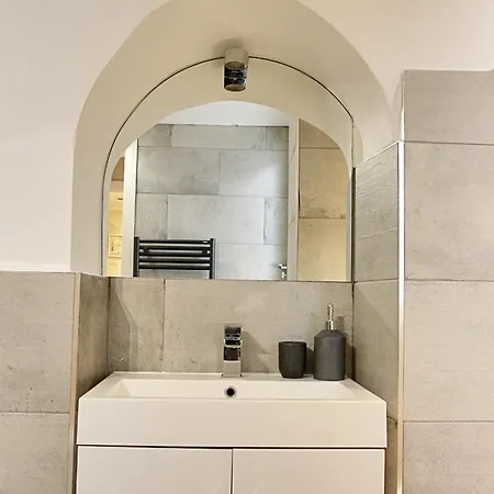 The Nook With Parking Daire *