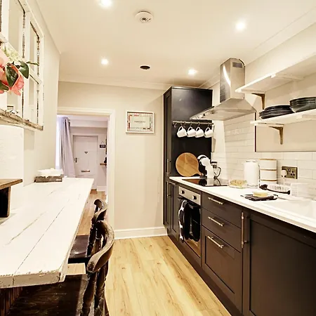 The Nook With Parking, Sleeps 2
