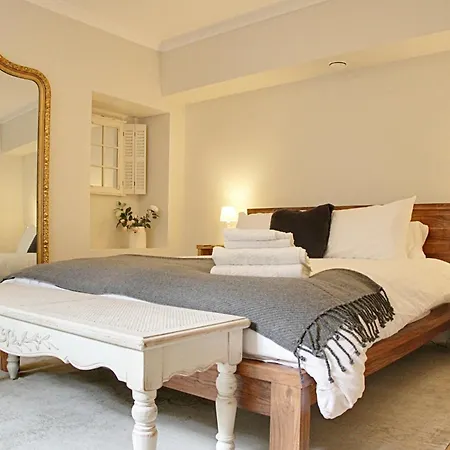 The Nook With Parking