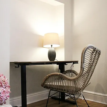 The Nook With Parking