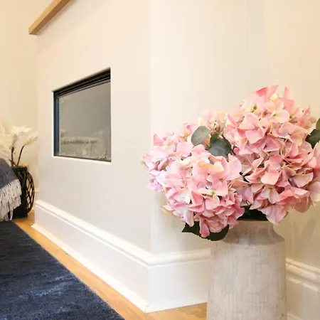 The Nook With Parking Daire *