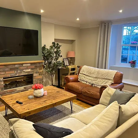 The Nook With Parking, Sleeps 2