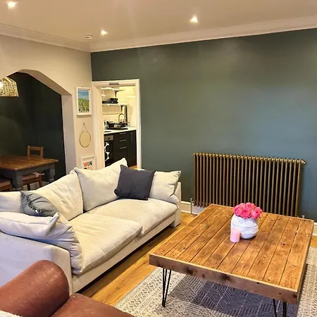 The Nook With Parking, Sleeps 2