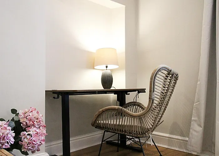 The Nook With Parking, Sleeps 2