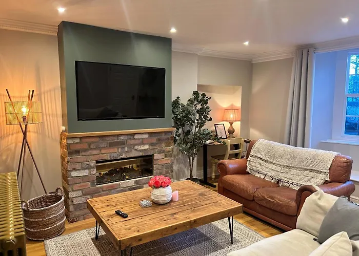The Nook With Parking, Sleeps 2 Apartman