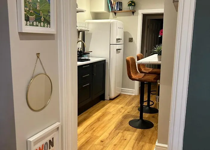 The Nook With Parking, Sleeps 2 Apartamento