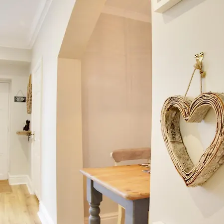 Apartment The Nook With Parking, Sleeps 2 Harrogate